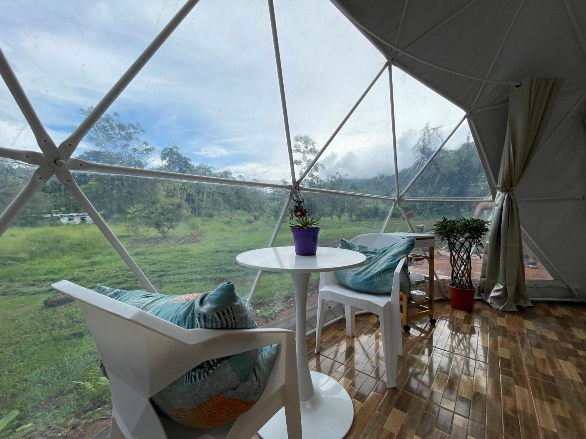 La Comarca River Glamping Dome Near マヌエル・アントニオ エクステリア 写真