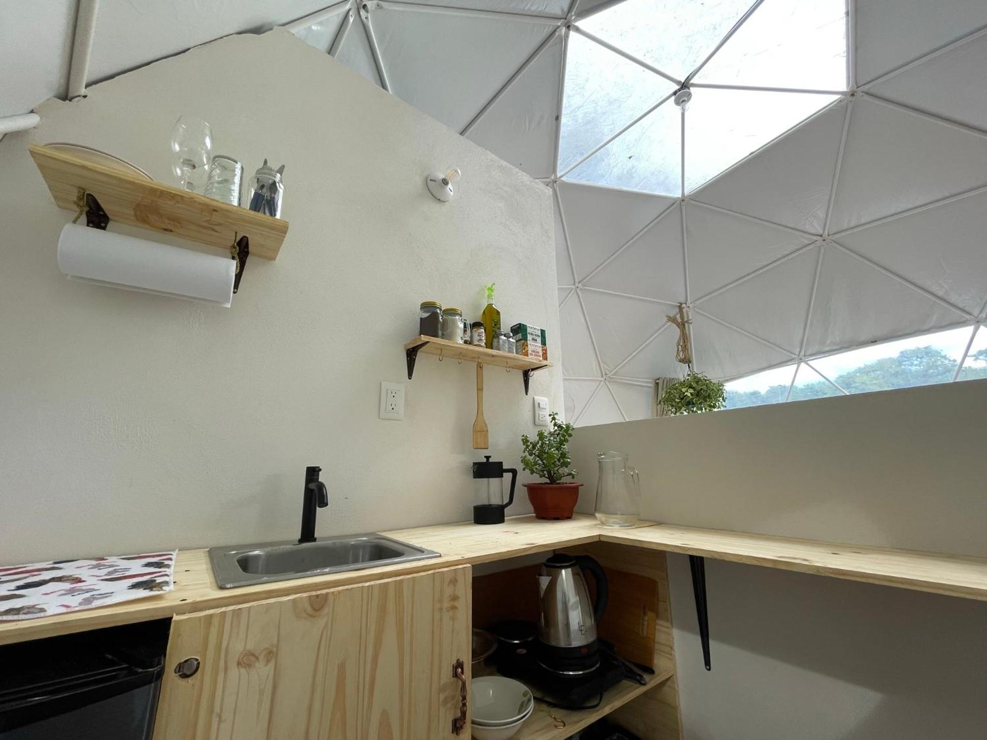 La Comarca River Glamping Dome Near マヌエル・アントニオ エクステリア 写真