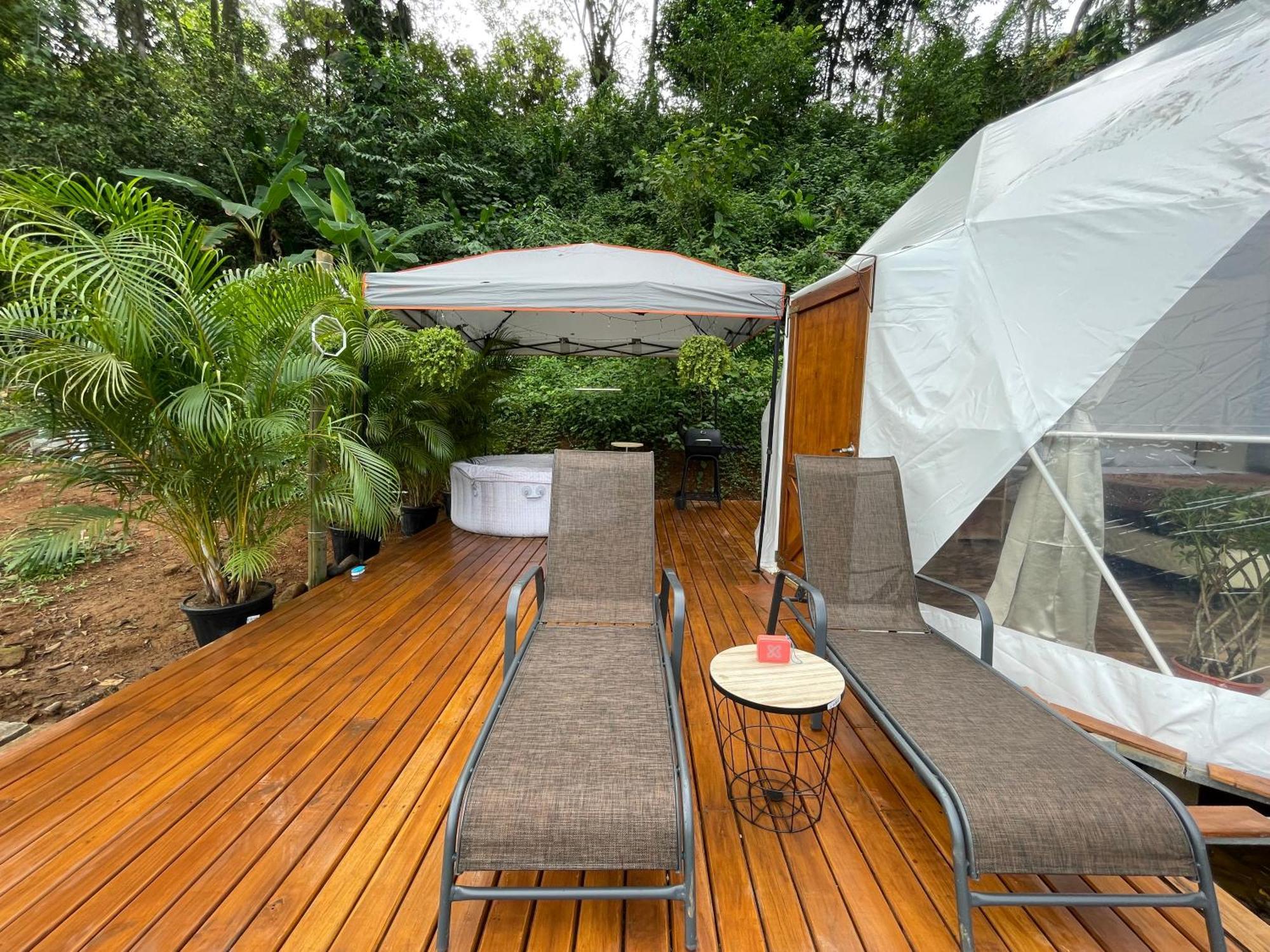 La Comarca River Glamping Dome Near マヌエル・アントニオ エクステリア 写真