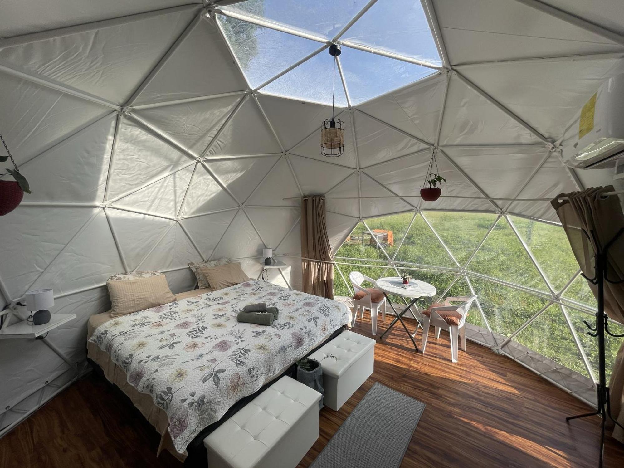 La Comarca River Glamping Dome Near マヌエル・アントニオ エクステリア 写真