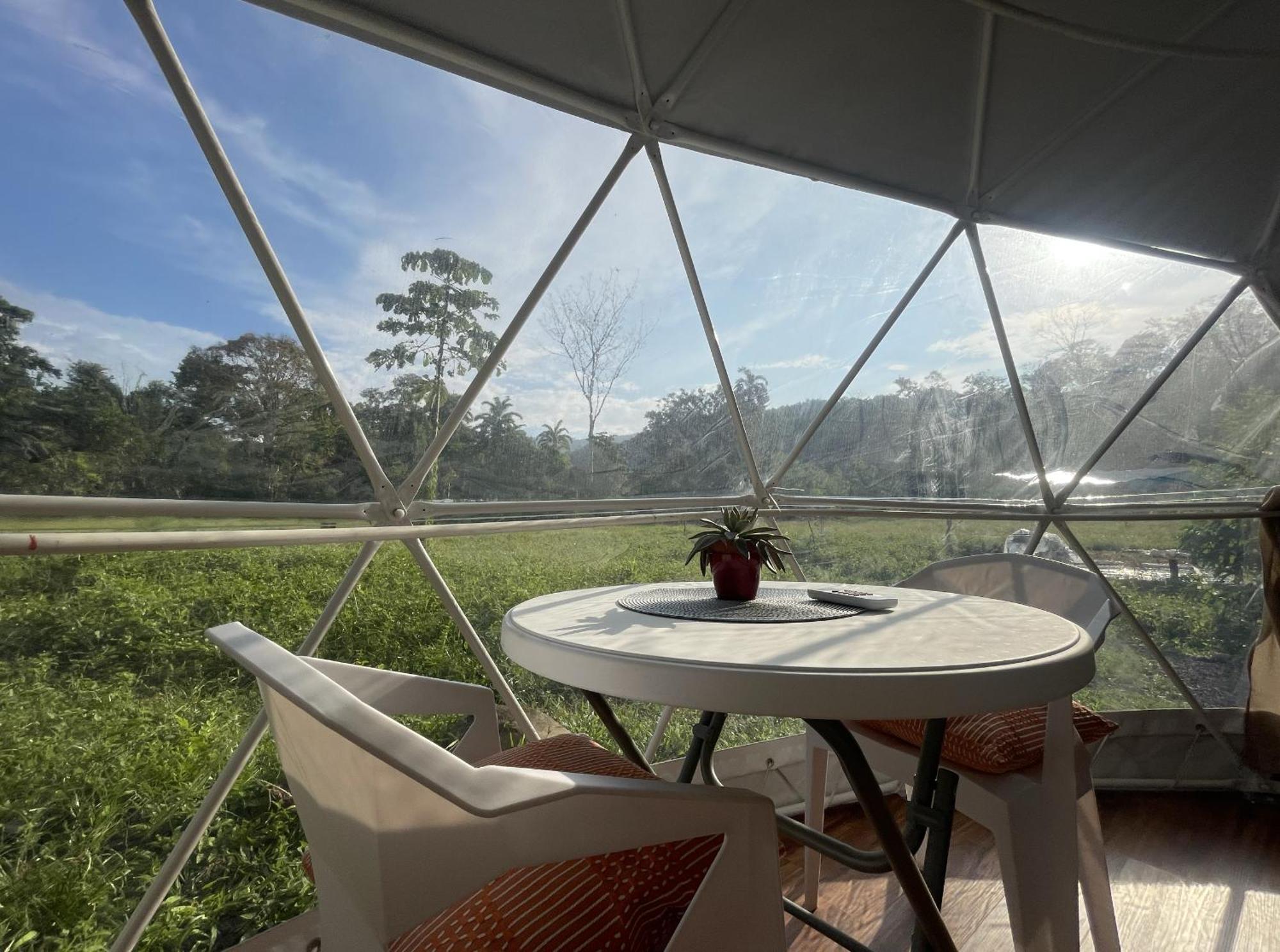 La Comarca River Glamping Dome Near マヌエル・アントニオ エクステリア 写真