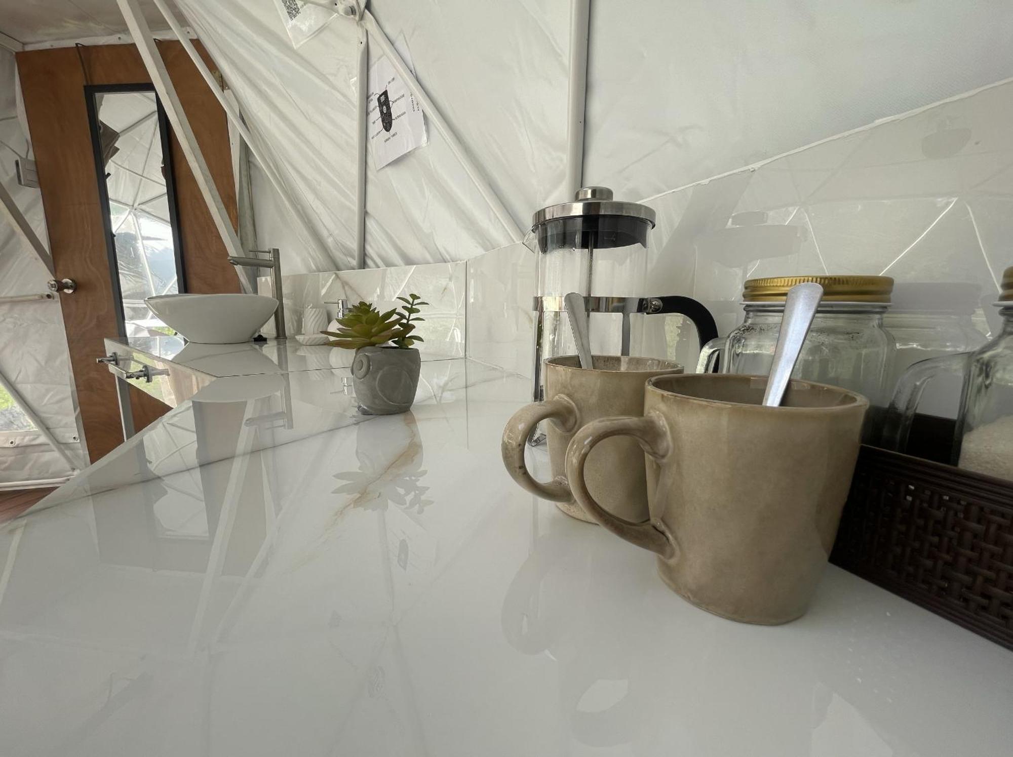 La Comarca River Glamping Dome Near マヌエル・アントニオ エクステリア 写真